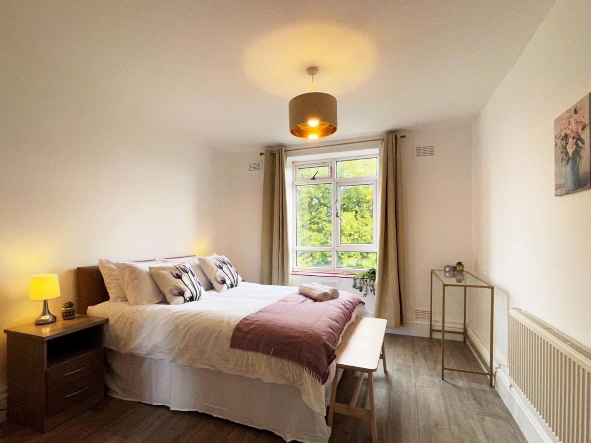 Sophie Place In Vauxhall - 3 Double Beds, 1 Sofa Bed, Spacious ลอนดอน ภายนอก รูปภาพ