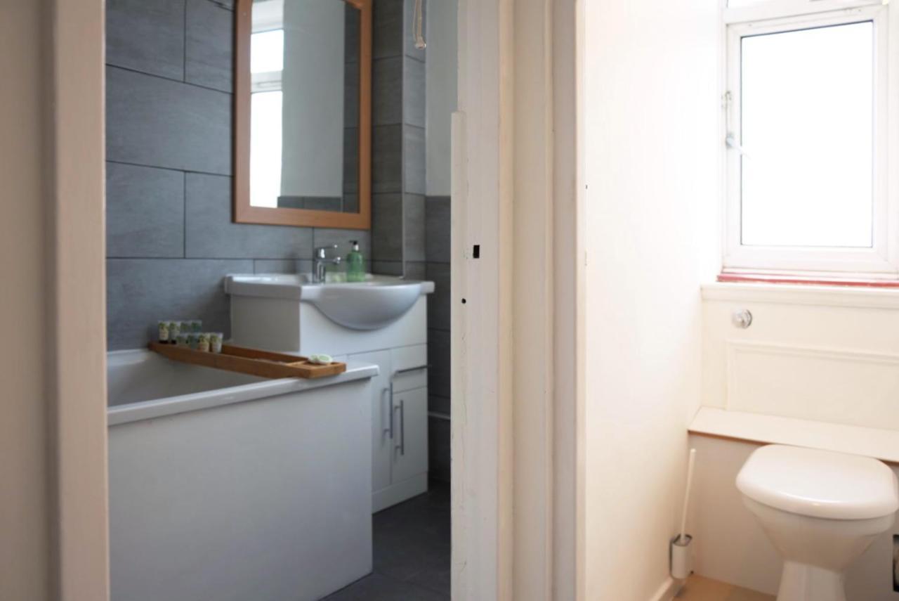 Sophie Place In Vauxhall - 3 Double Beds, 1 Sofa Bed, Spacious ลอนดอน ภายนอก รูปภาพ